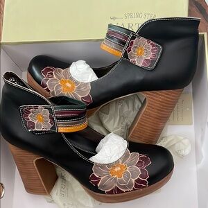 Spring Step L’artiste Svetlina Platform Pump Women's Black Floral Heels
